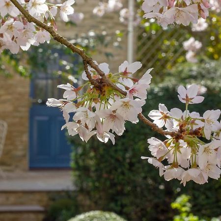 The Potting Shed, 5* Luxury Escape Cirencester Ngoại thất bức ảnh