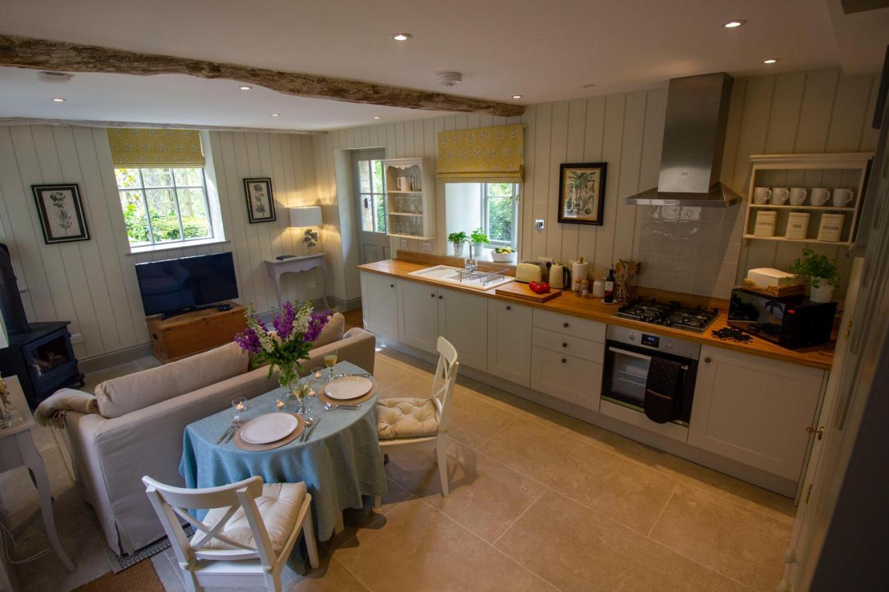 The Potting Shed, 5* Luxury Escape Cirencester Ngoại thất bức ảnh