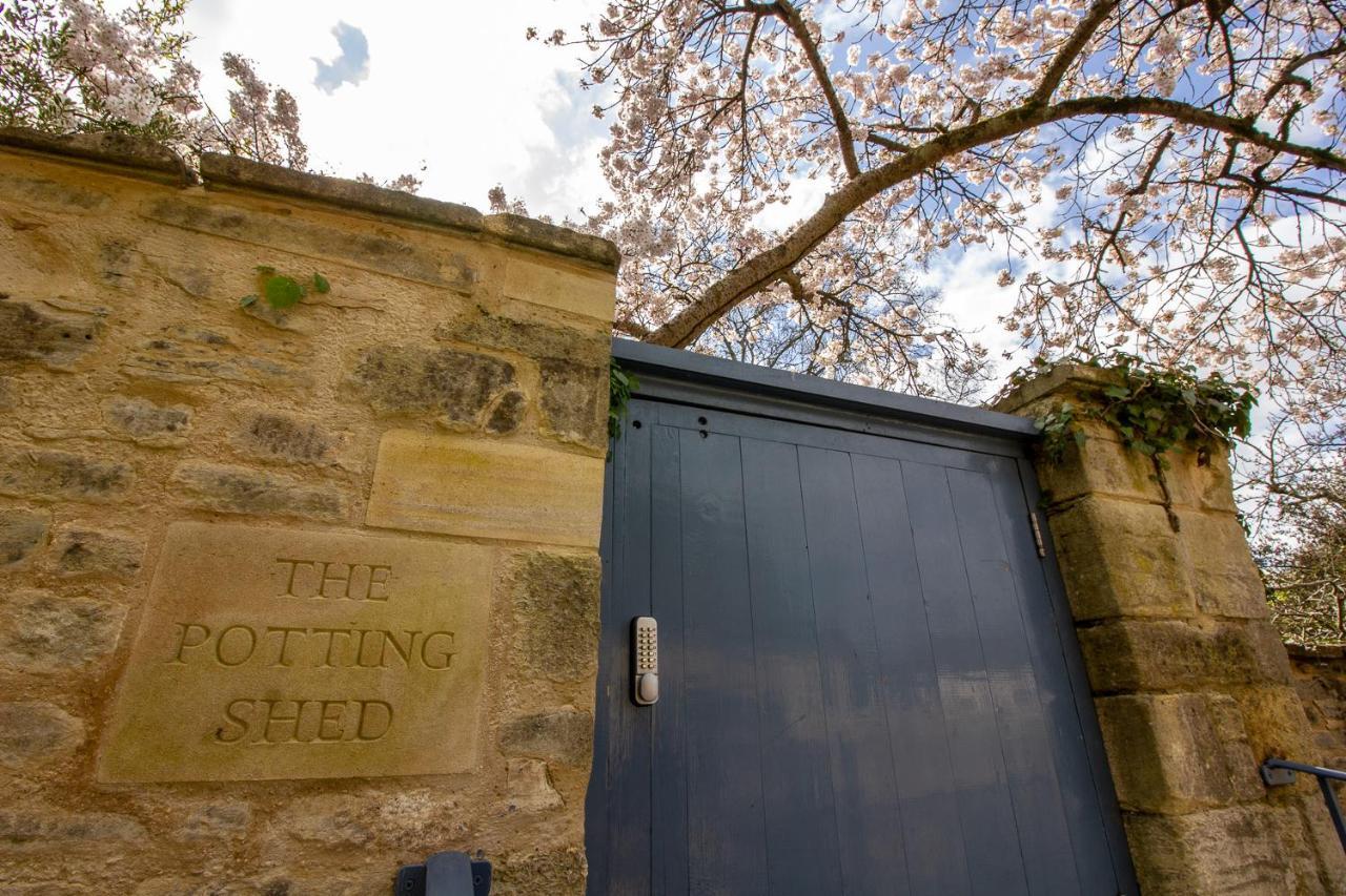 The Potting Shed, 5* Luxury Escape Cirencester Ngoại thất bức ảnh