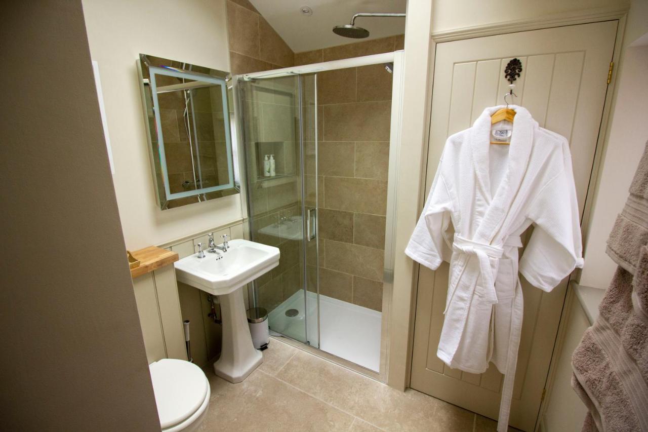 The Potting Shed, 5* Luxury Escape Cirencester Ngoại thất bức ảnh