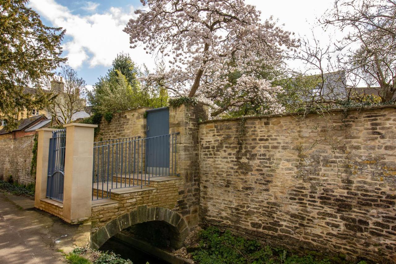 The Potting Shed, 5* Luxury Escape Cirencester Ngoại thất bức ảnh