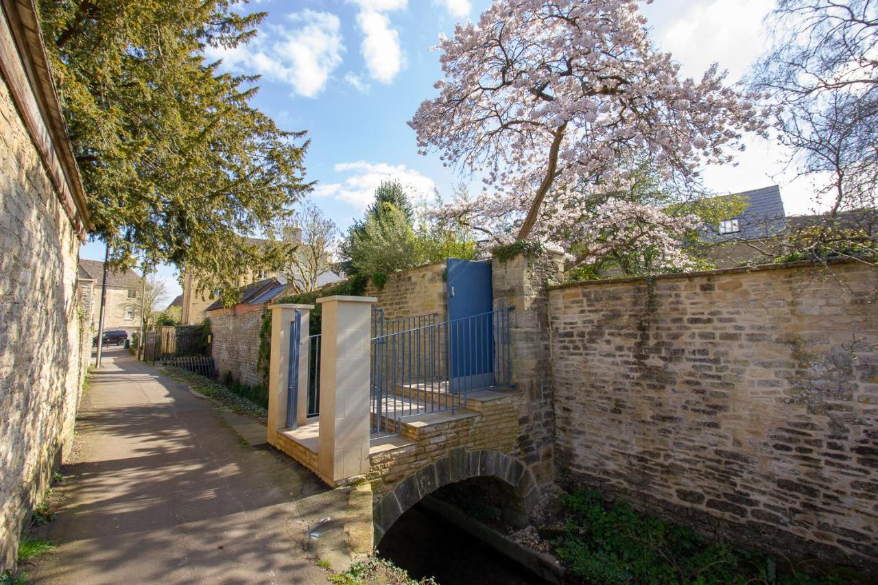 The Potting Shed, 5* Luxury Escape Cirencester Ngoại thất bức ảnh