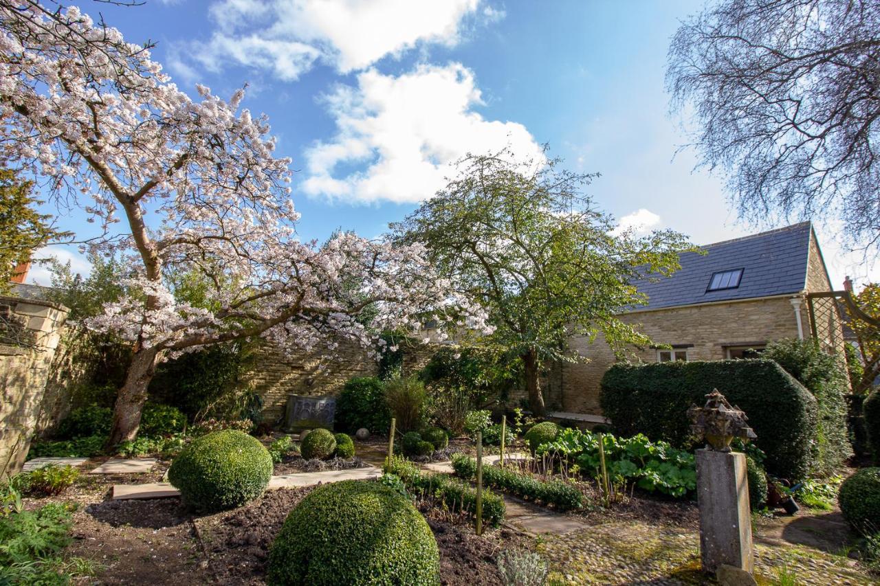 The Potting Shed, 5* Luxury Escape Cirencester Ngoại thất bức ảnh
