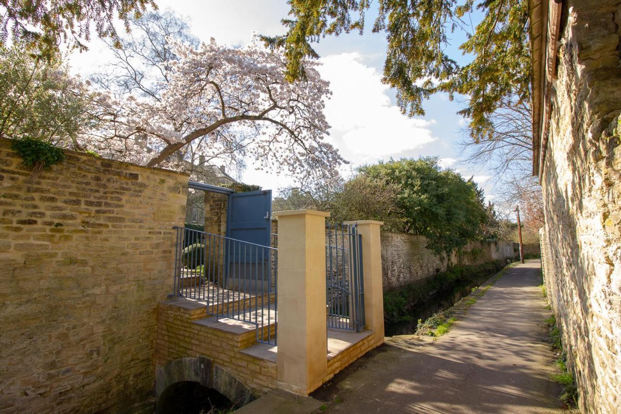 The Potting Shed, 5* Luxury Escape Cirencester Ngoại thất bức ảnh
